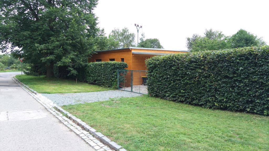 Apartman Pod Lipou - Samostatny Objekt Jaroměř Exterior foto